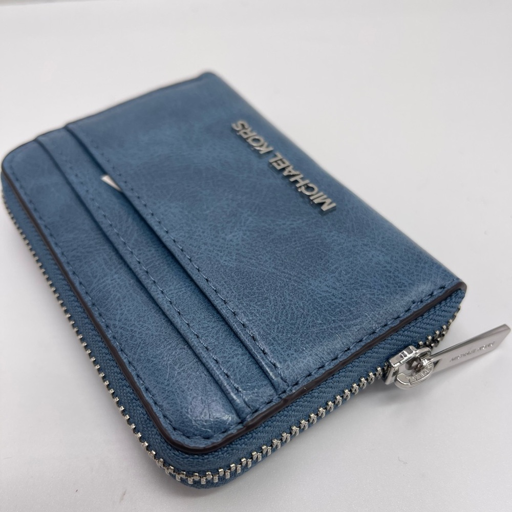MICHAEL KORS Jet Set Medium Distressed Zip Around Card Case
Cornflower 
NWT - Picture 13 of 16